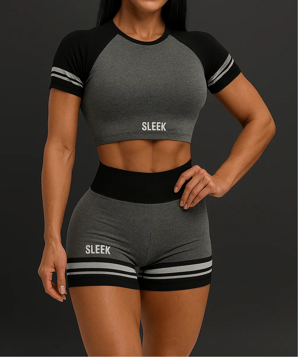 SLEEK - BRATZ Cropped T-Shirt